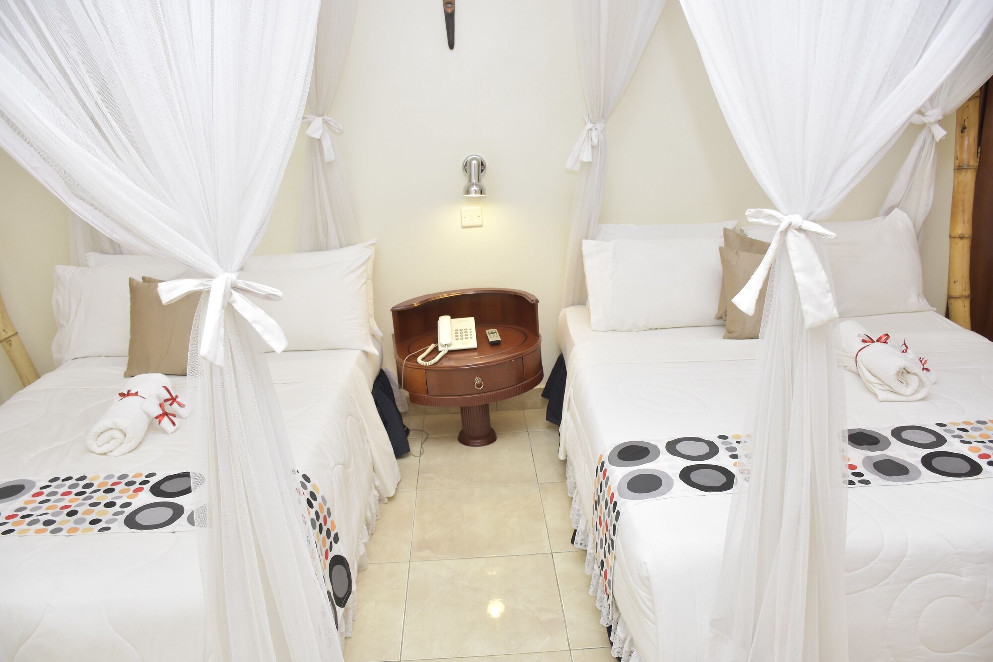 Standard, 2 Queen Beds, Garden View, Garden Area