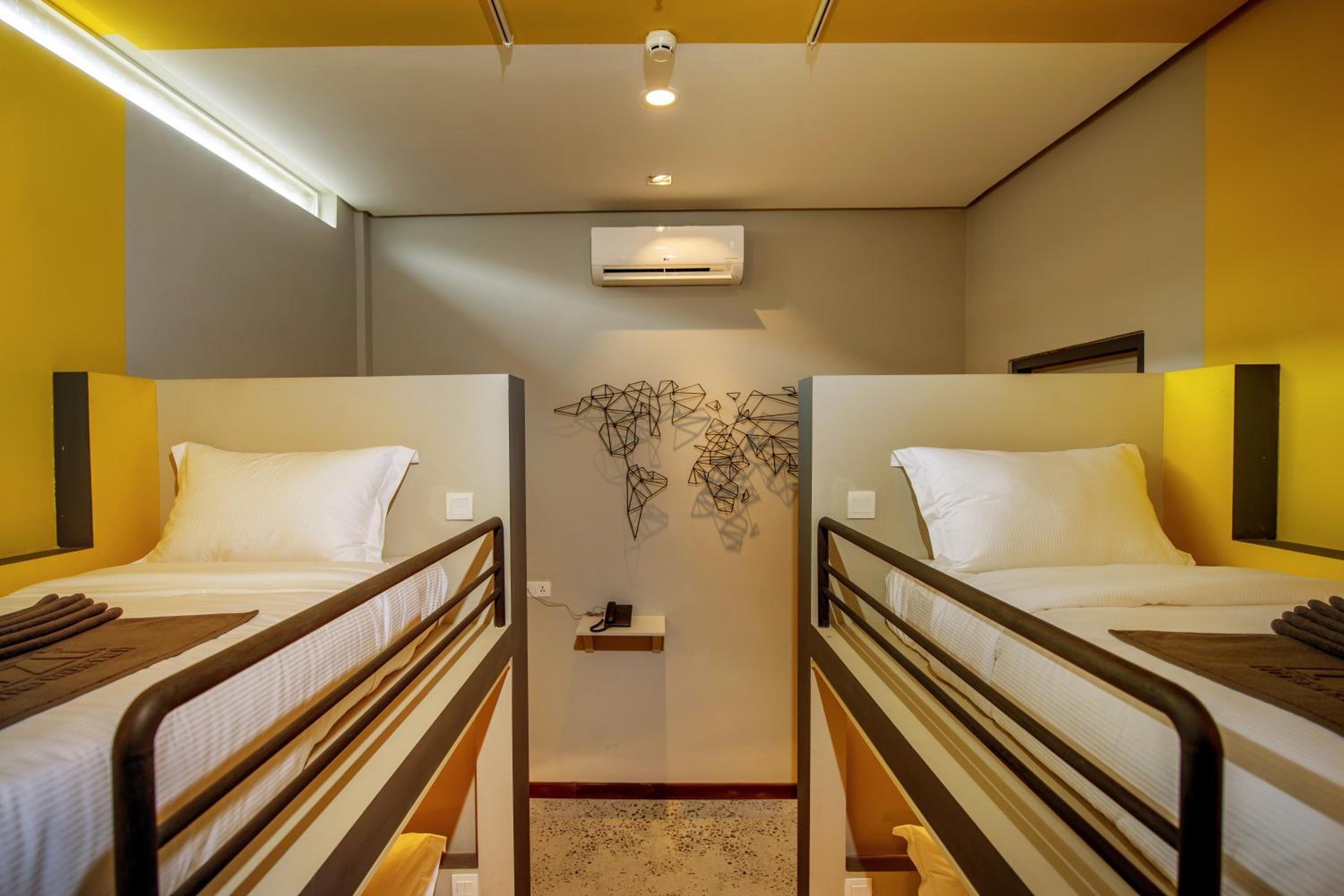 MIXED DORM, 4 BEDS