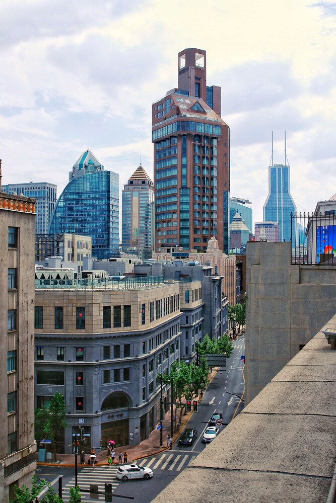 Jinjiang Metropolo Classiq Off Bund 43/50