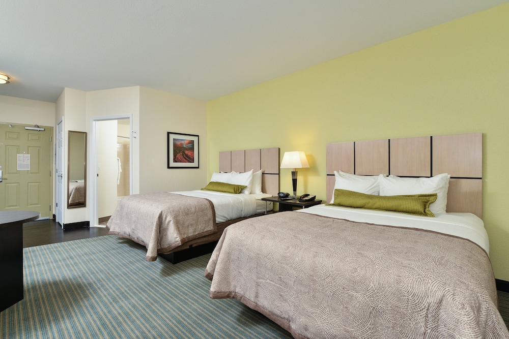 Candlewood Suites Monahans 24/50