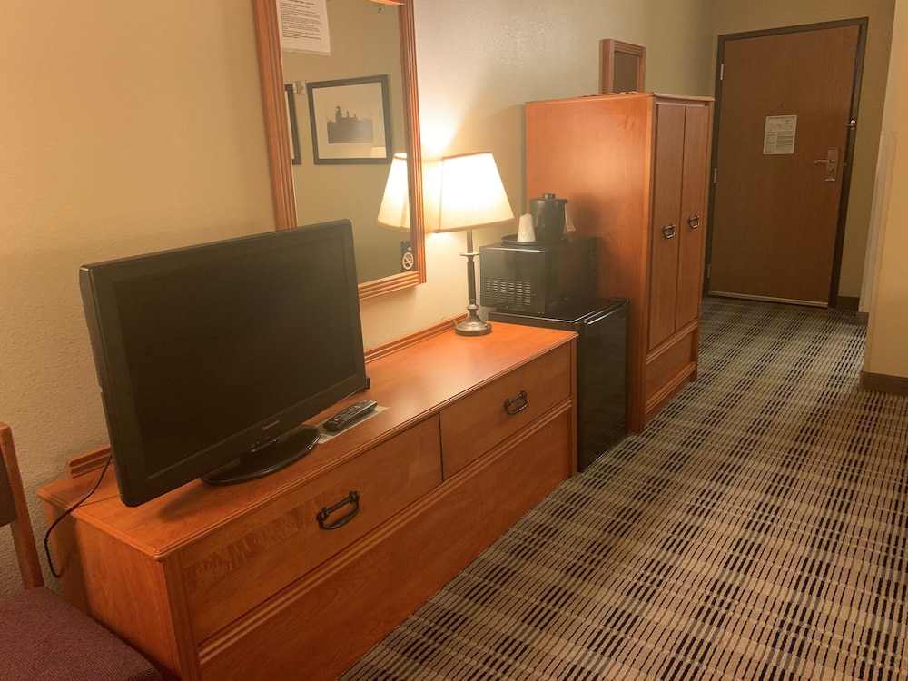 Americinn By Wyndham Wetmore Munising 23/26
