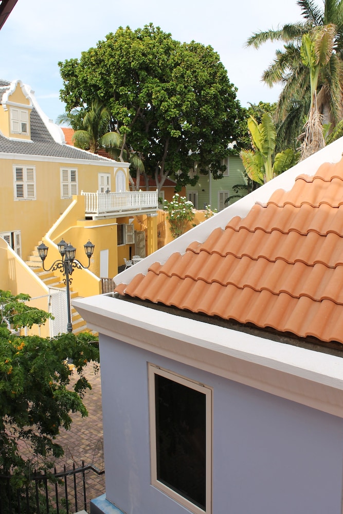 Curacao Suites Hotel 6/66
