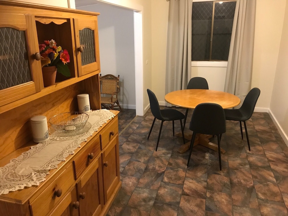 CHARLES RASP MOTOR INN AND COTTAGES 44/56