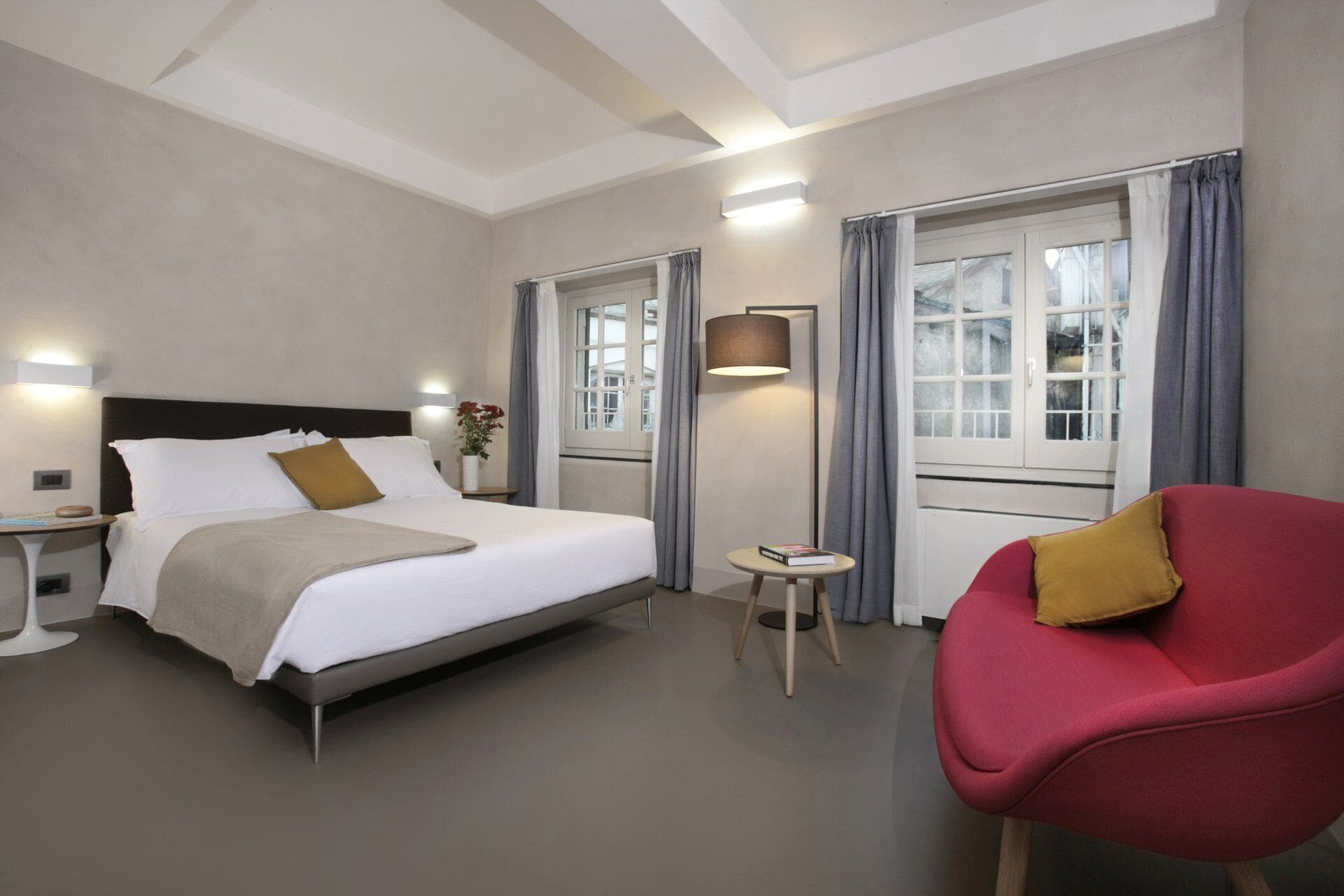 DELUXE, DOUBLE OR TWIN BED