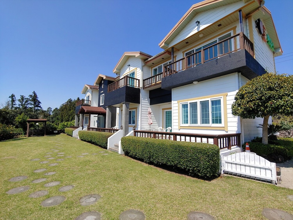 Gyul House 24/29