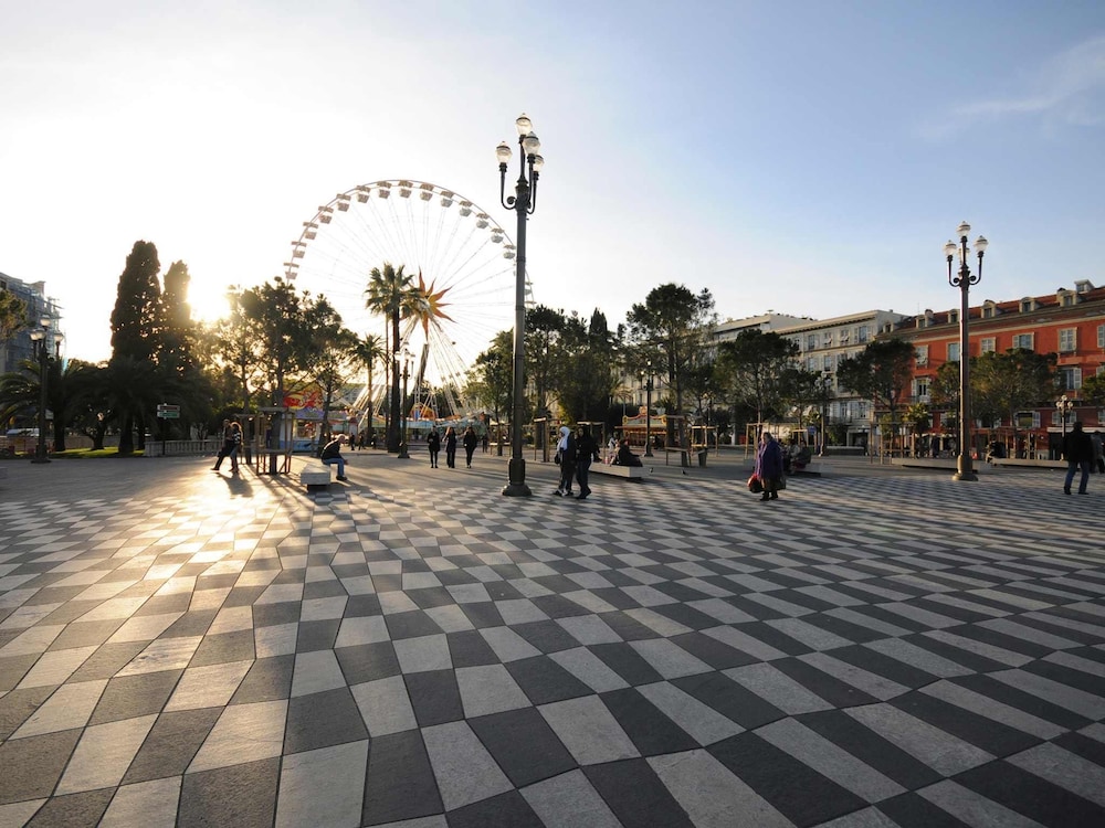 Ibis Budget Nice Aeroport Promenade Des Anglais 47/56