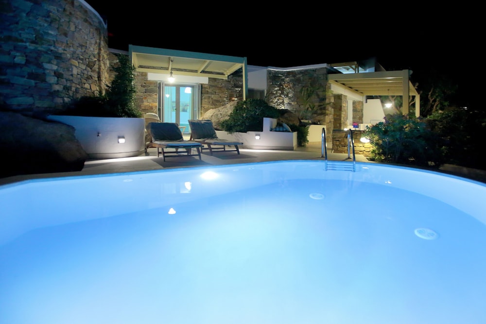 Villa Paradise 25/50