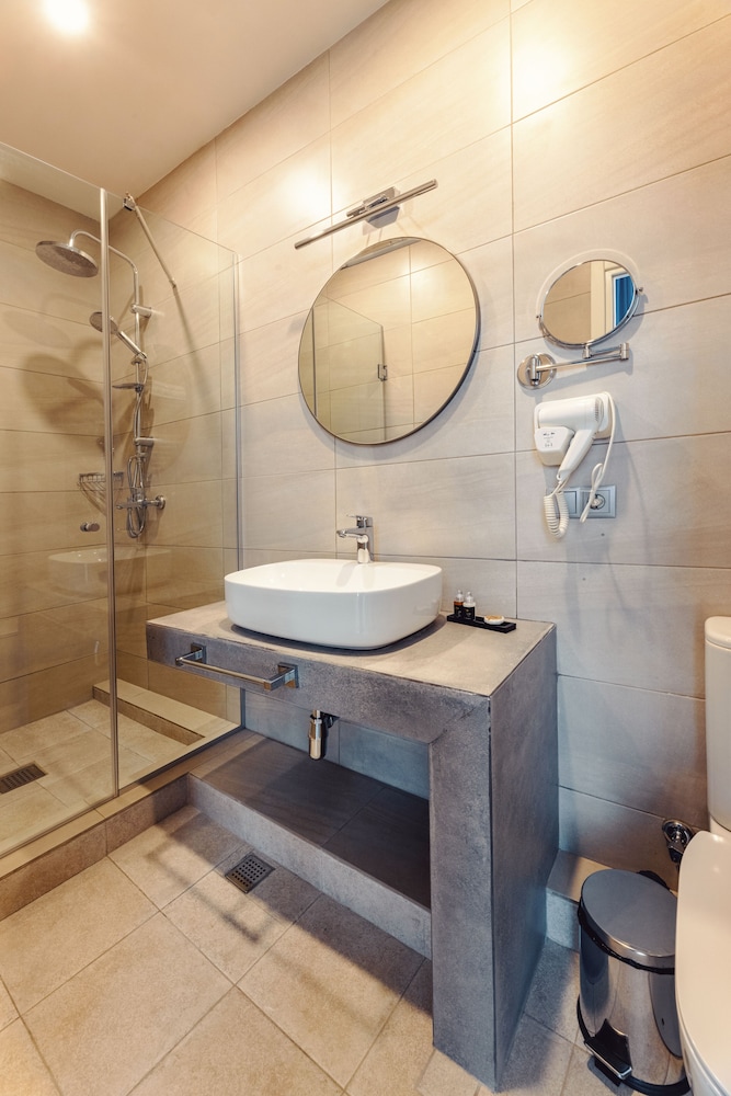 Meta Business Hotel 50/50