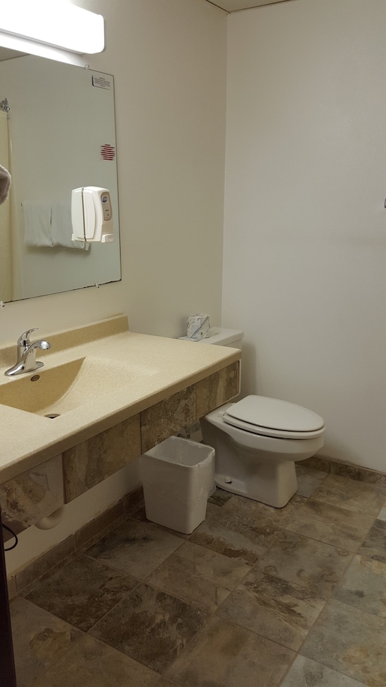 Guest Lodge 69/70