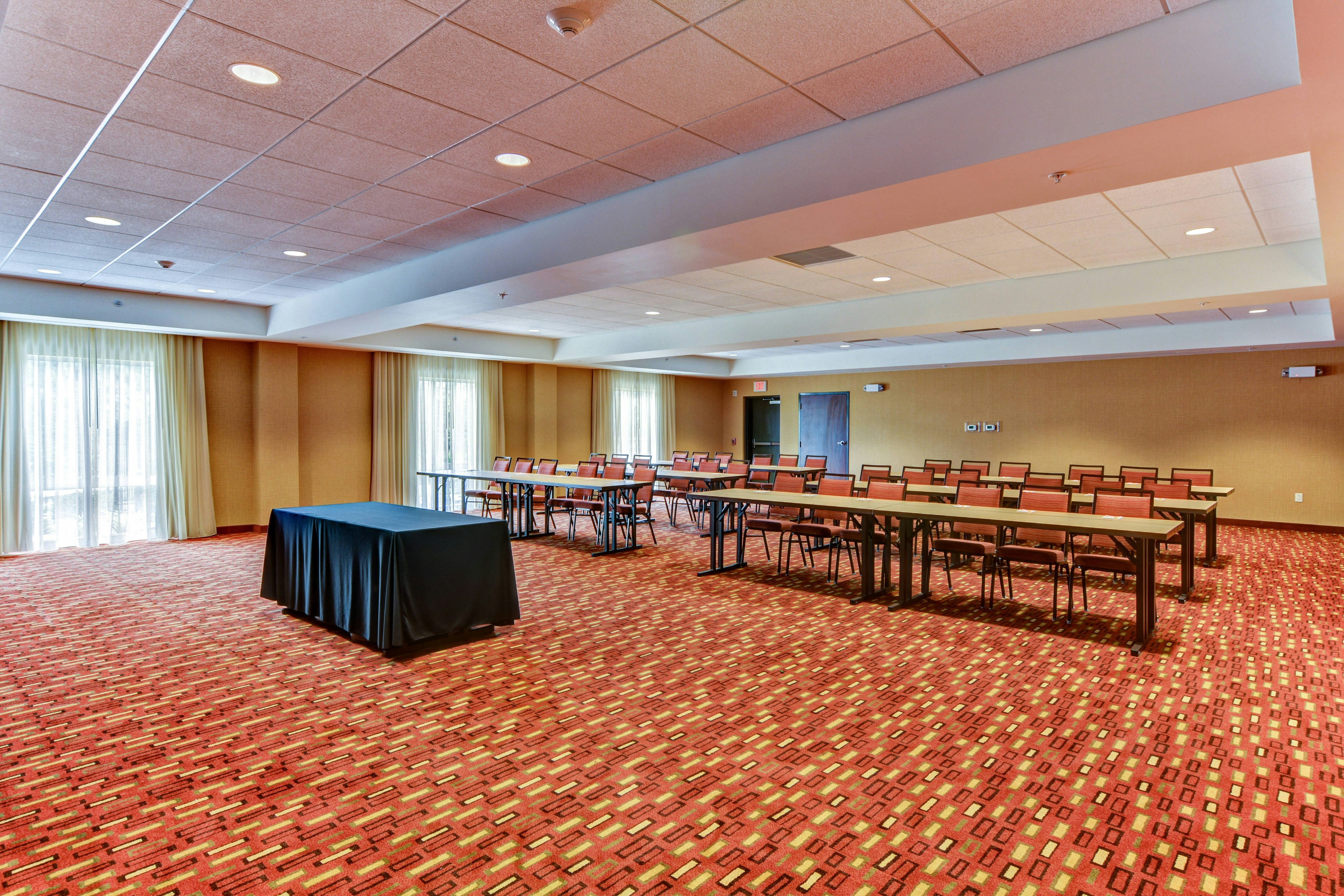 Courtyard by Marriott Bridgeport Clarksburg 40/43