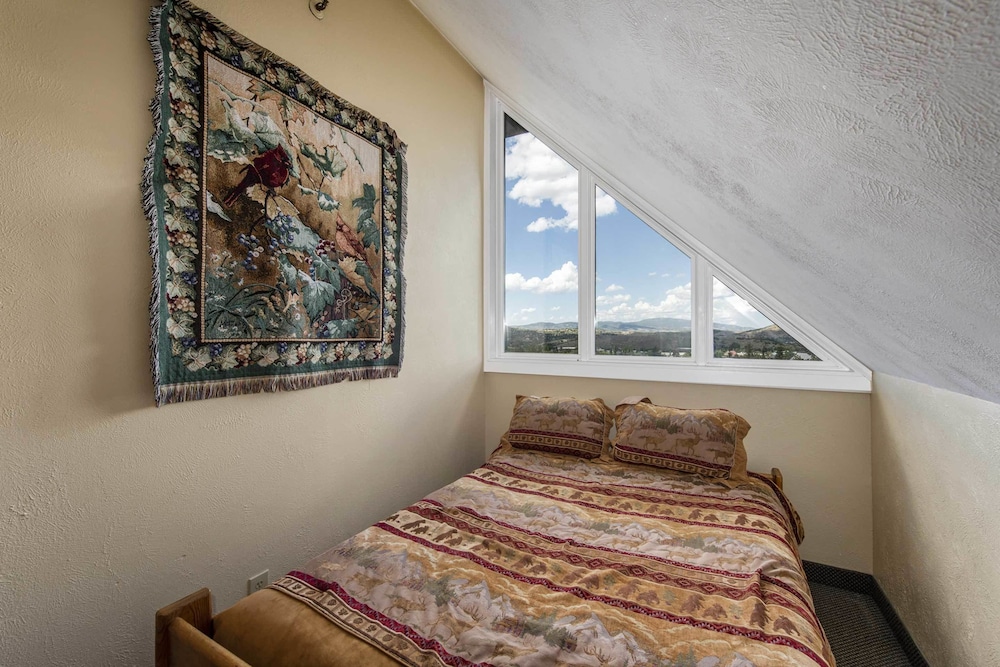 Lodge At Mountain Village 17/77