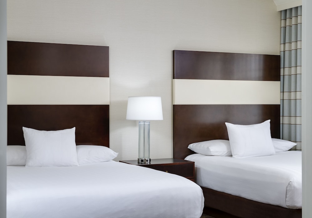 Hyatt Regency Suites Atlanta Northwest 15/65