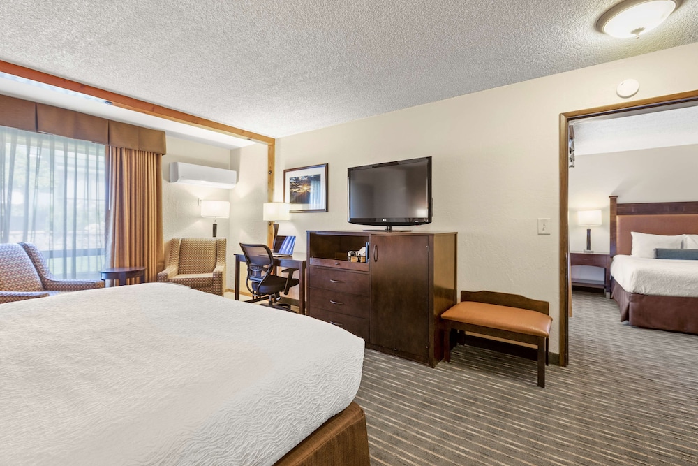 Best Western Plus Tree House 19/43