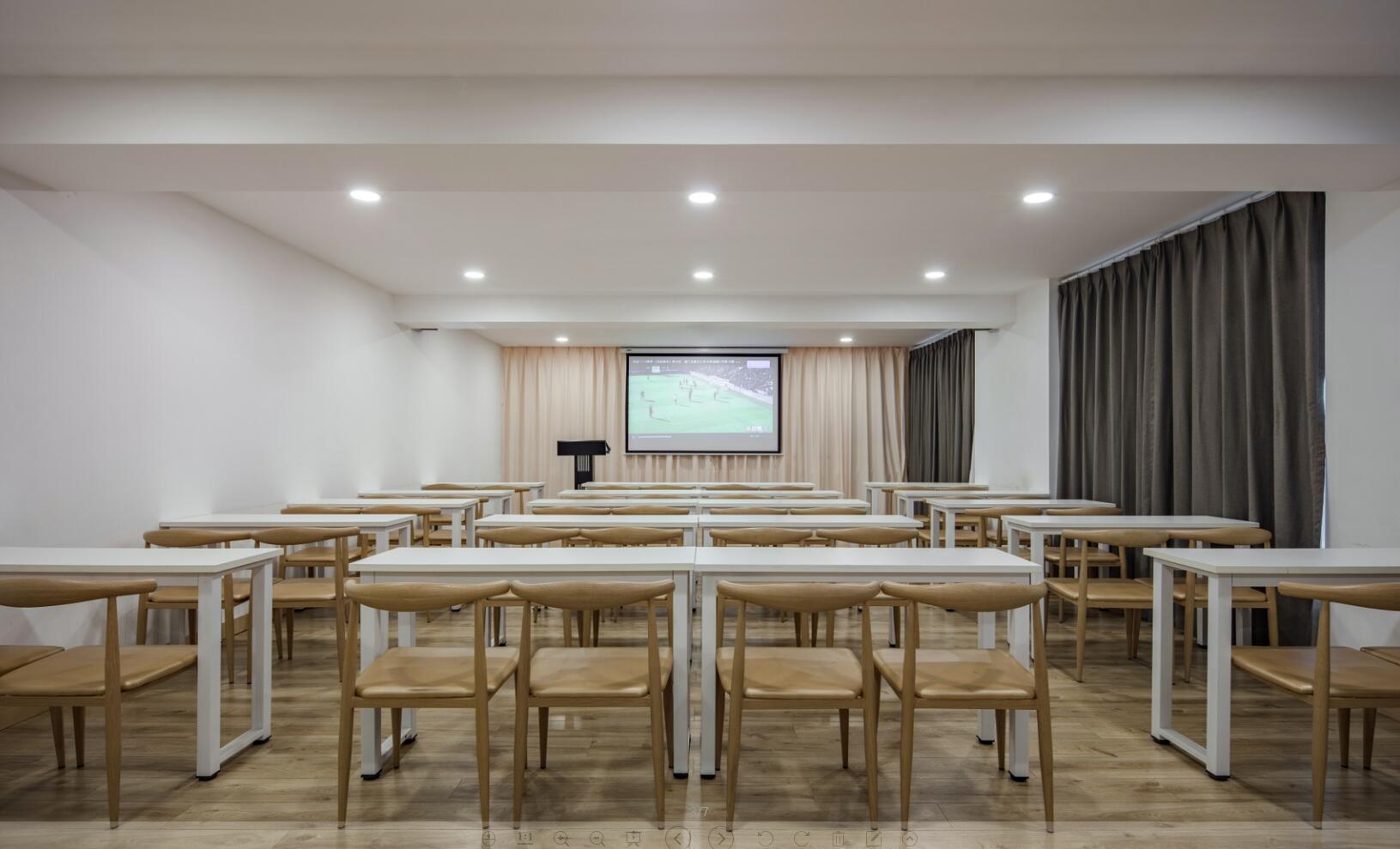 Erwan Hotel (Chuhe Hanjie) 21/25