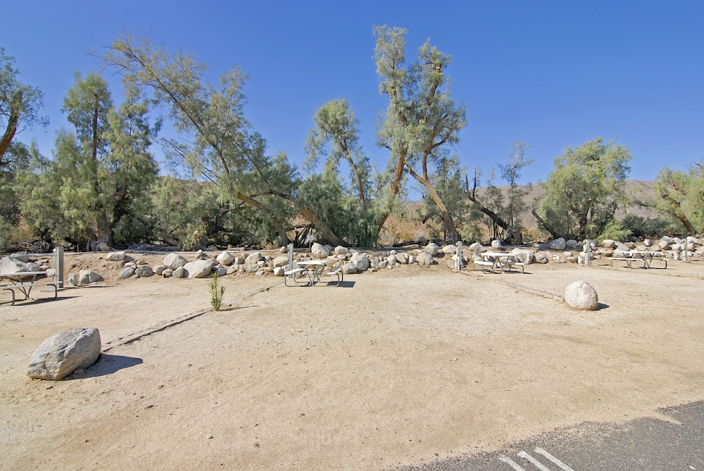 Palm Canyon Hotel and RV Resort 70/73