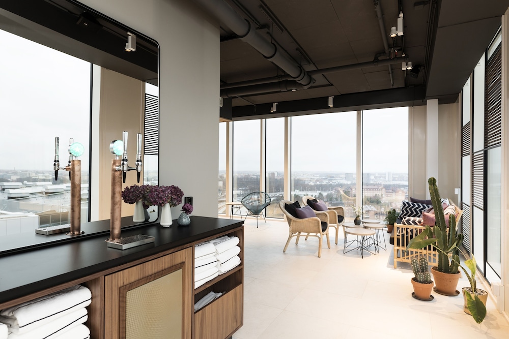 Elite Hotel Carolina Tower 46/62