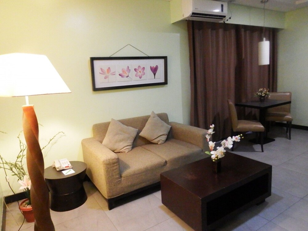 Tanza Oasis Hotel And Resort 28/50