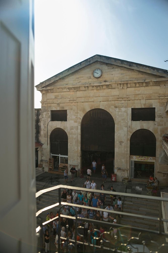 Elia Daliani Suites 8/43