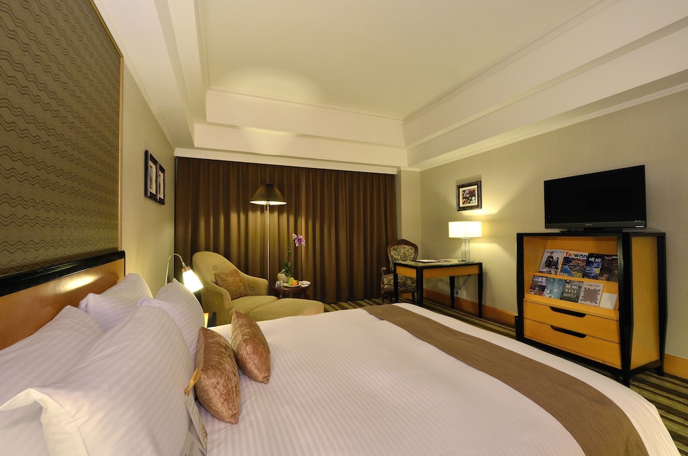 Lees Hotel 29/51