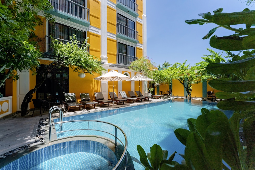 Son Hoi An Boutique Hotel & Spa 4/47
