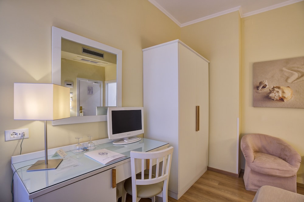 Hotel Regina Sorrento 59/72