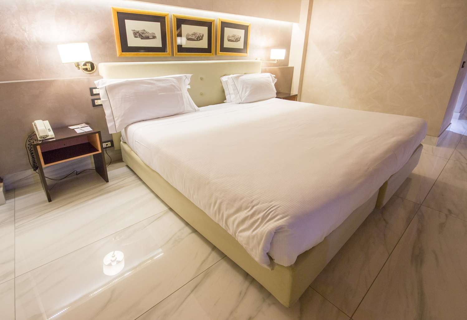 Connecting, Family, 2 Queen Beds, 2 Bathrooms 4/10