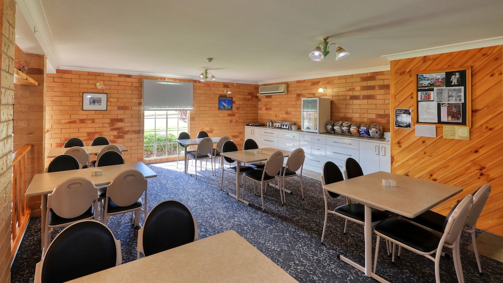NORTH PARKES MOTEL 29/39