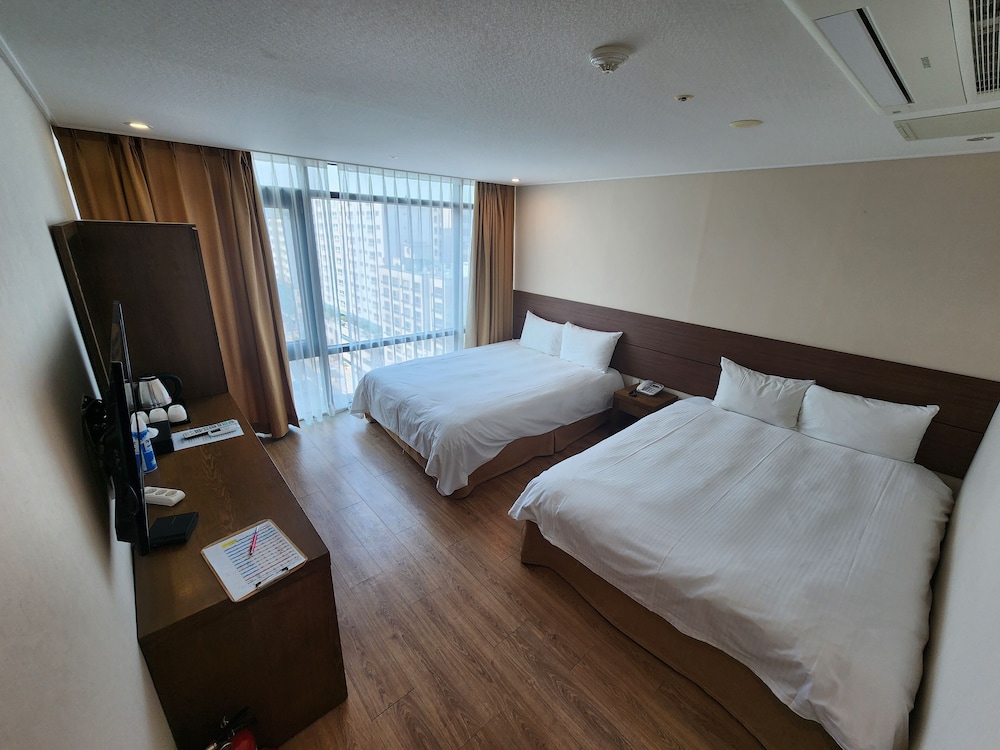Deluxe Double Twin Room