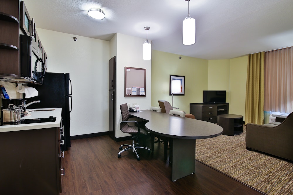 Candlewood Suites Bismarck 41/51