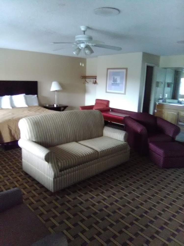 Americas Best Value Inn Helen 7/9