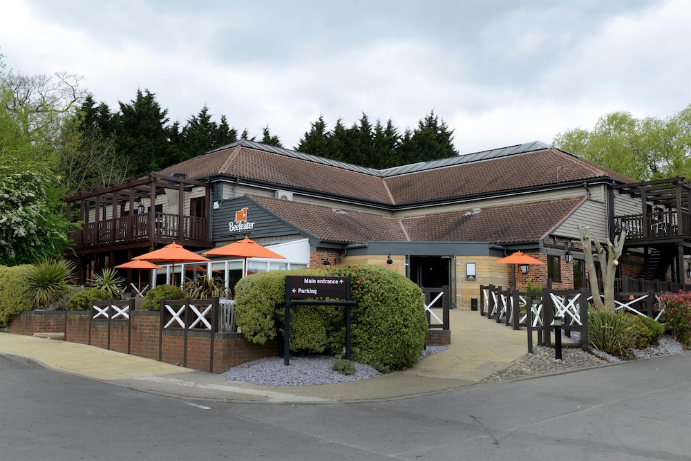 Premier Inn Chessington in LONDON