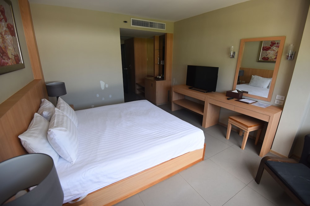 Pp Charlie Beach Resort 24/60