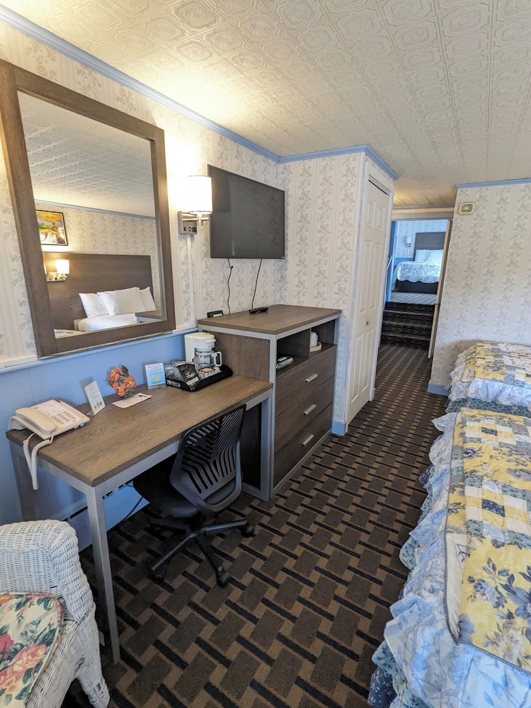 Bennington Motor Inn 27/35