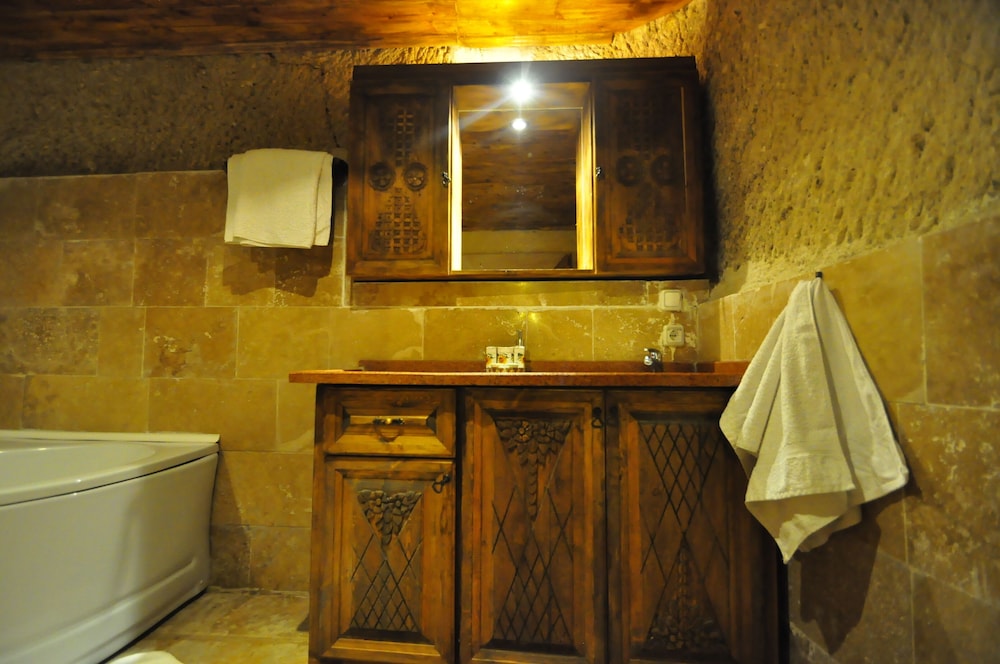 Kismet Cave House 30/50