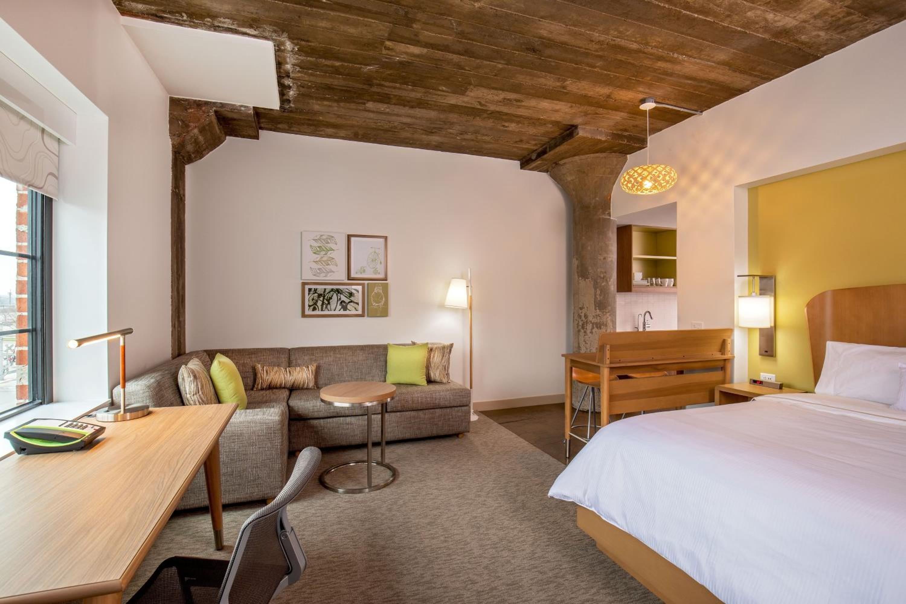 Guest Room, King Bed, Sofa