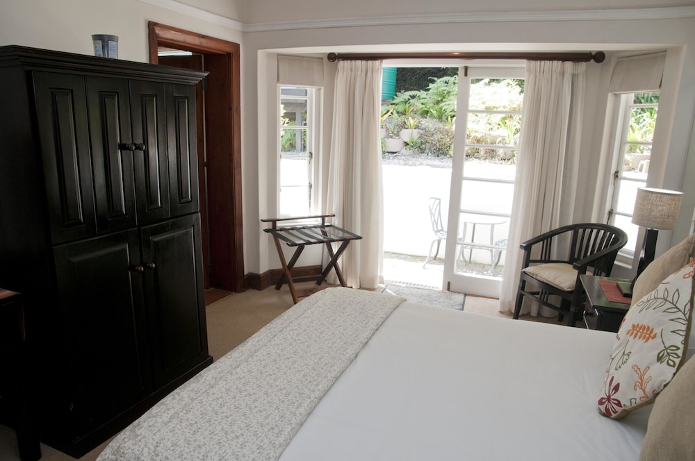 Hide Away Guest House 19/70