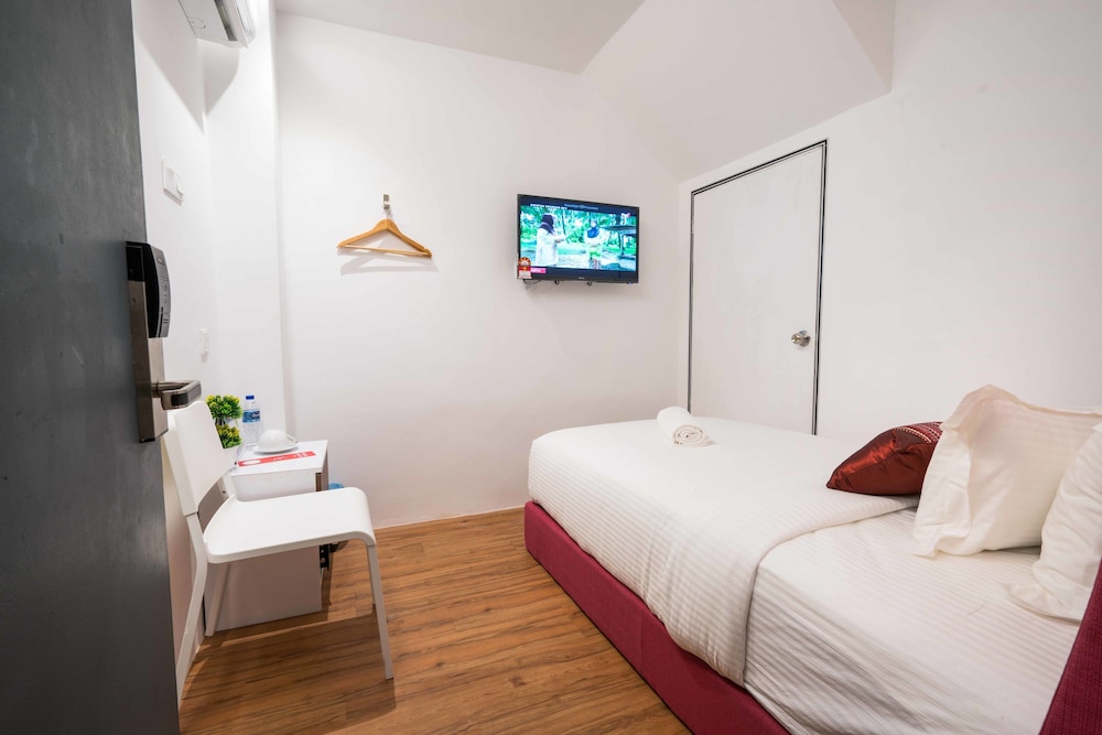 BASIC, SINGLE, SINGLE BED, PRIVATE BATHROOM