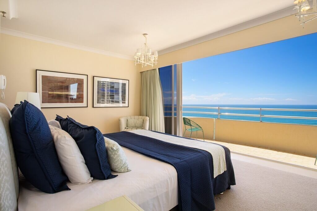 3 BEDROOMS, SUB, PENTHOUSE, OCEAN FRONT