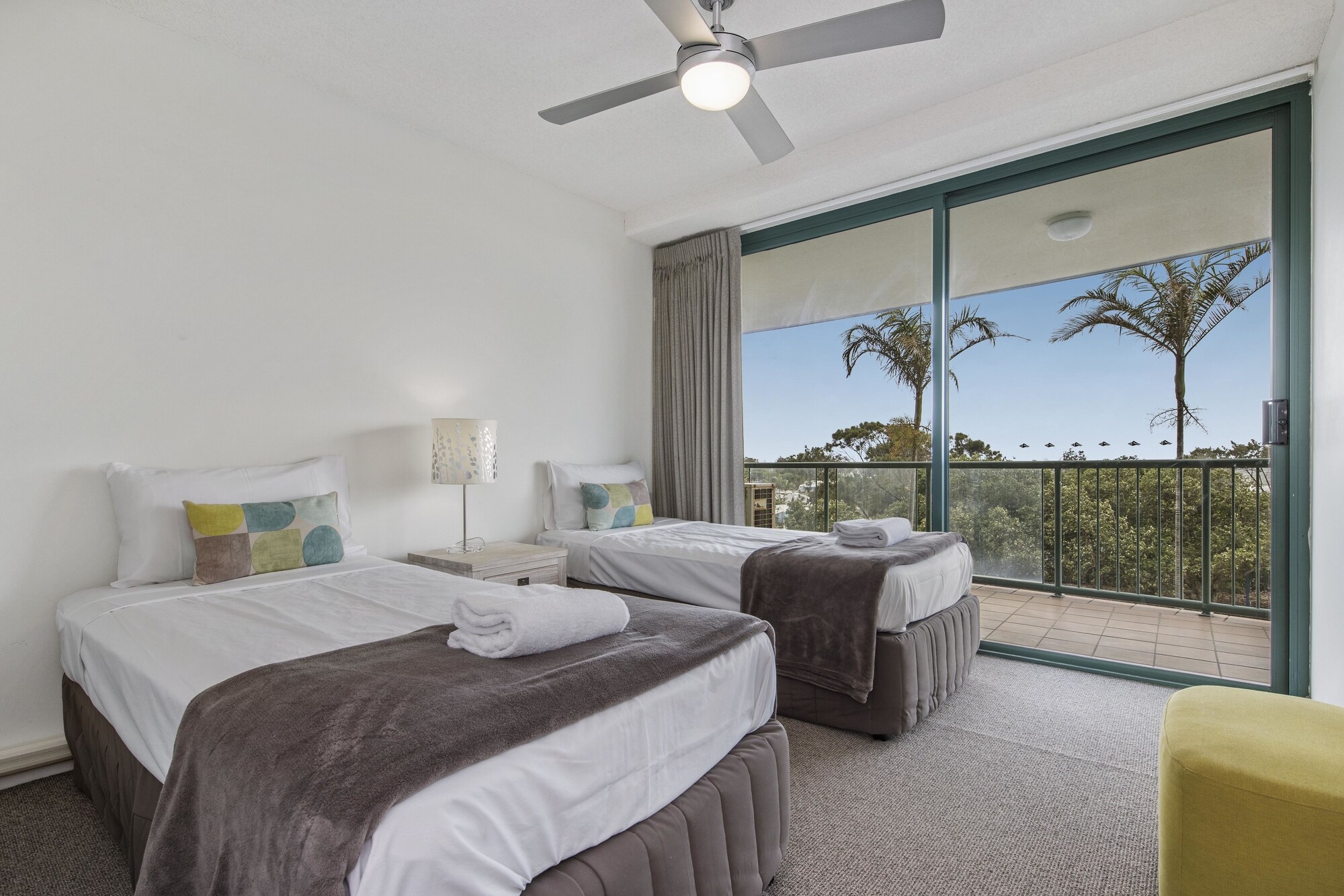 2 Bedrooms, Level, Apartment, Queen and Twin Beds