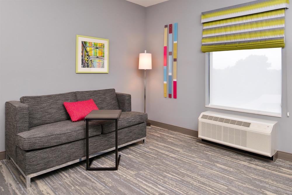 Hampton Inn & Suites St. Paul Oakdale/Woodbury 28/43