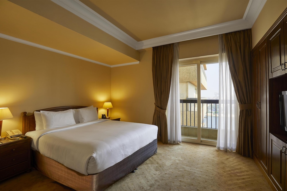 ROOM, KING BED, SIDE NILE VIEW
