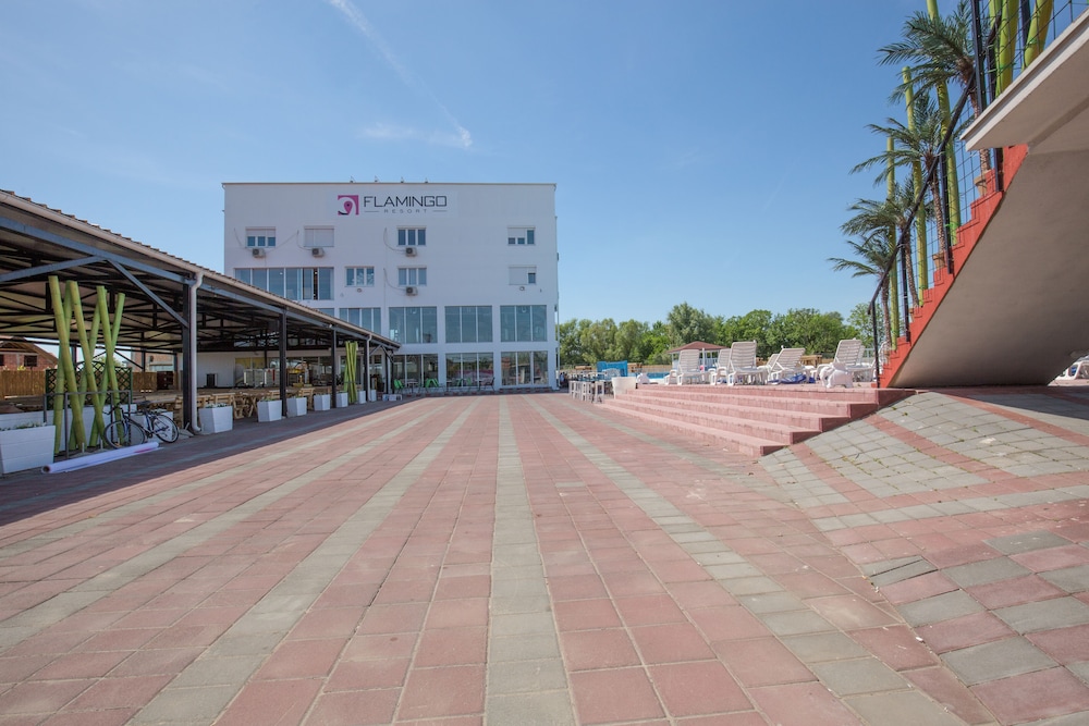 Flamingo Resort 36/43
