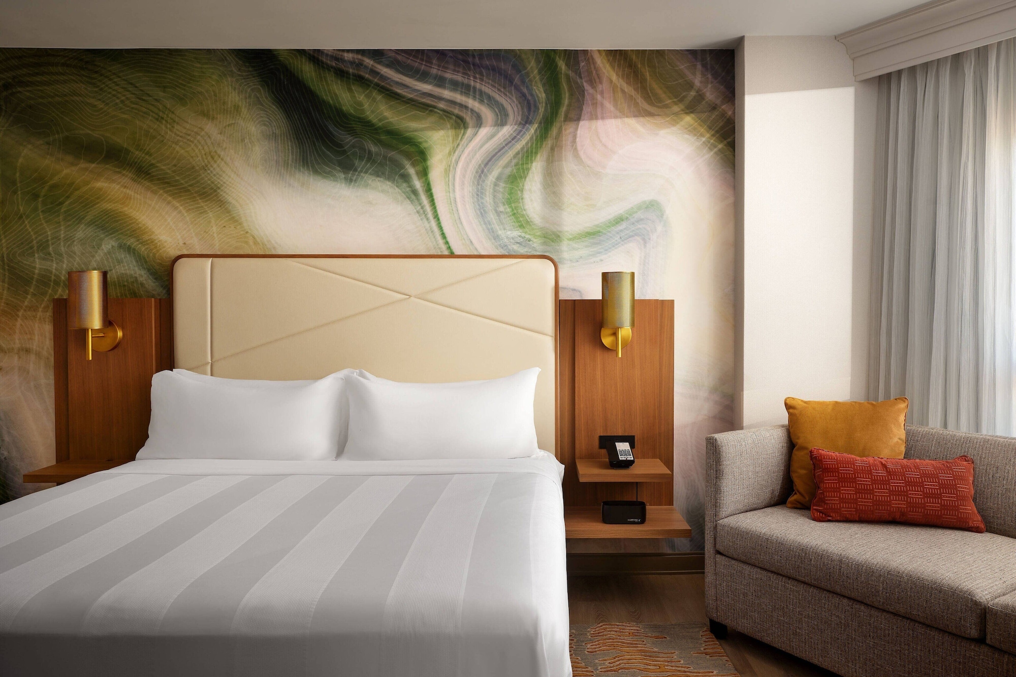 ROOM, KING BED, SOFA