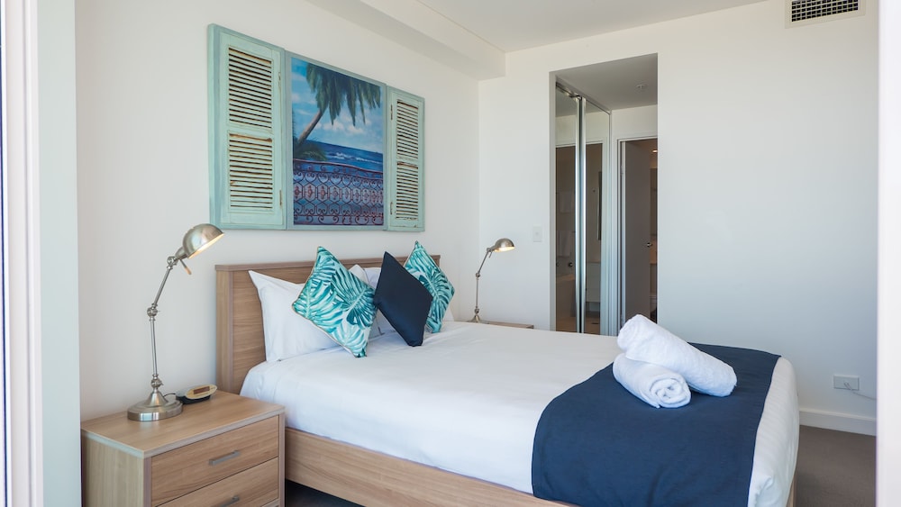 Kirra Surf Apartments 27/75