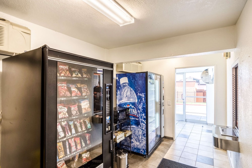 Motel6 Redding, CA - Central 25/47