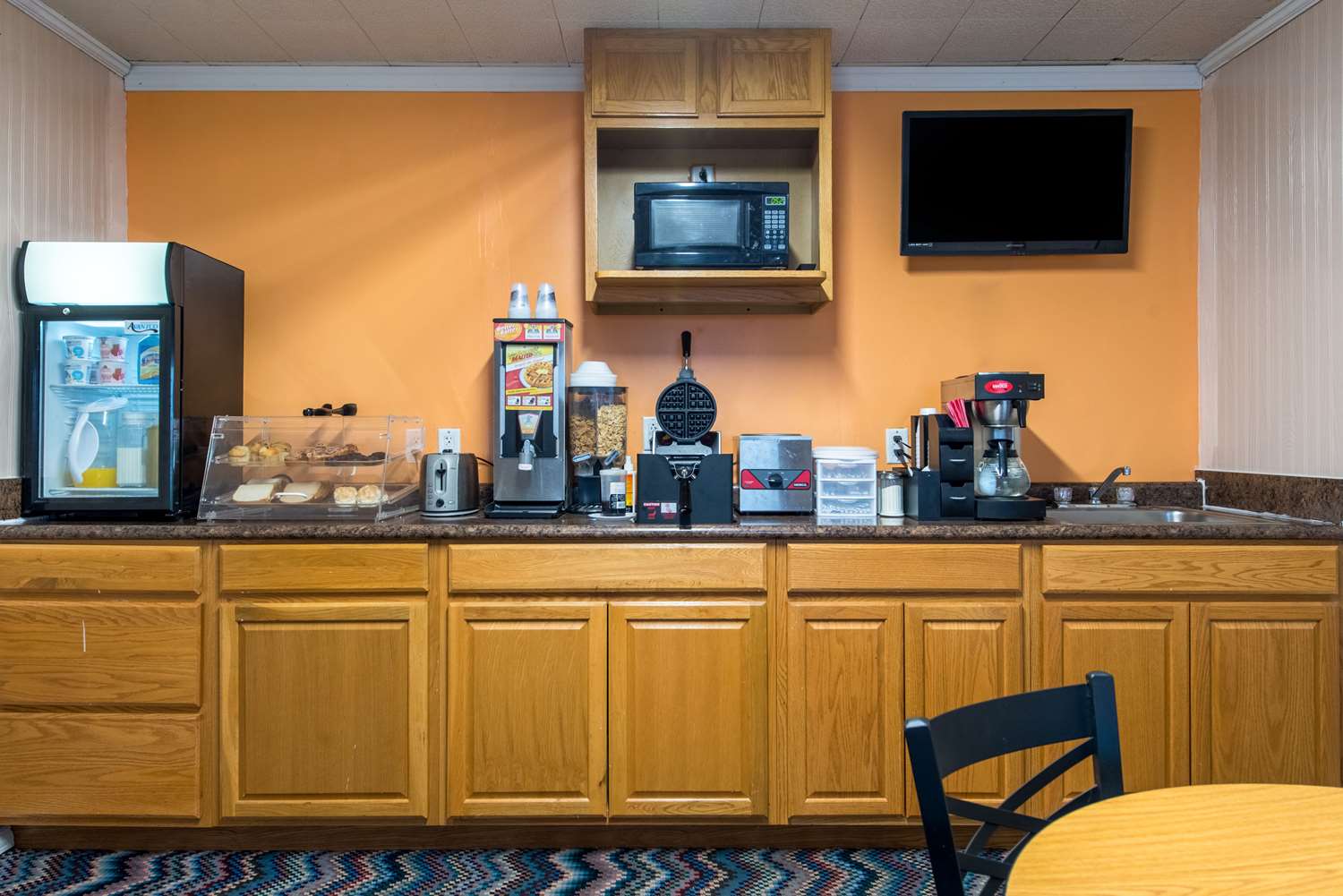 Highway Inn 30/33