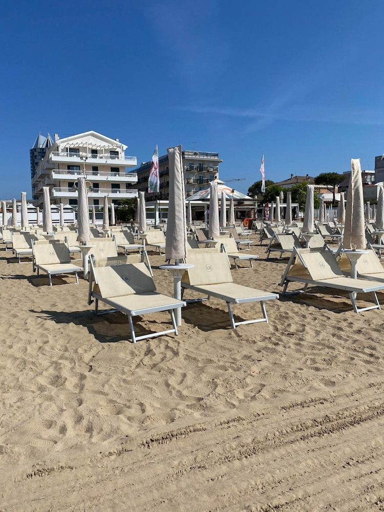 HOTEL IVANA 29/31