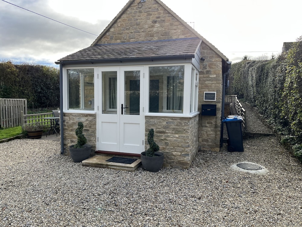 Cherry Tree Cottage 35/38