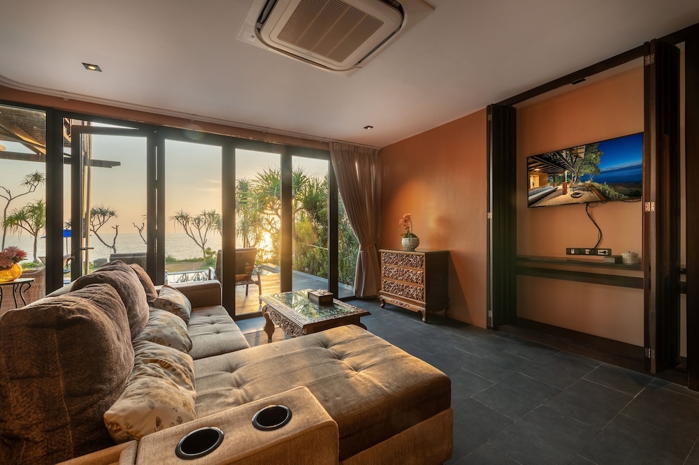 Nirvana Beach Resort and Spa 28/50