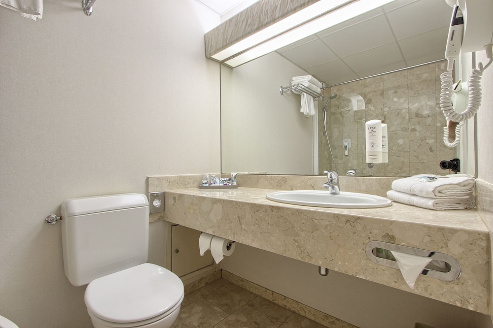 Mercure Paris Velizy 73/74